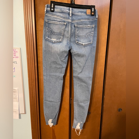 American Eagle high waisted jeans 4R - Picture 2 of 3